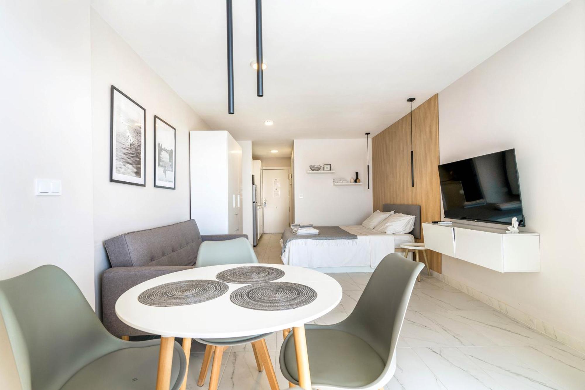 Modern Studio Apartment With Sea Views 5 Min From The Beach Sitio de Calahonda Екстериор снимка